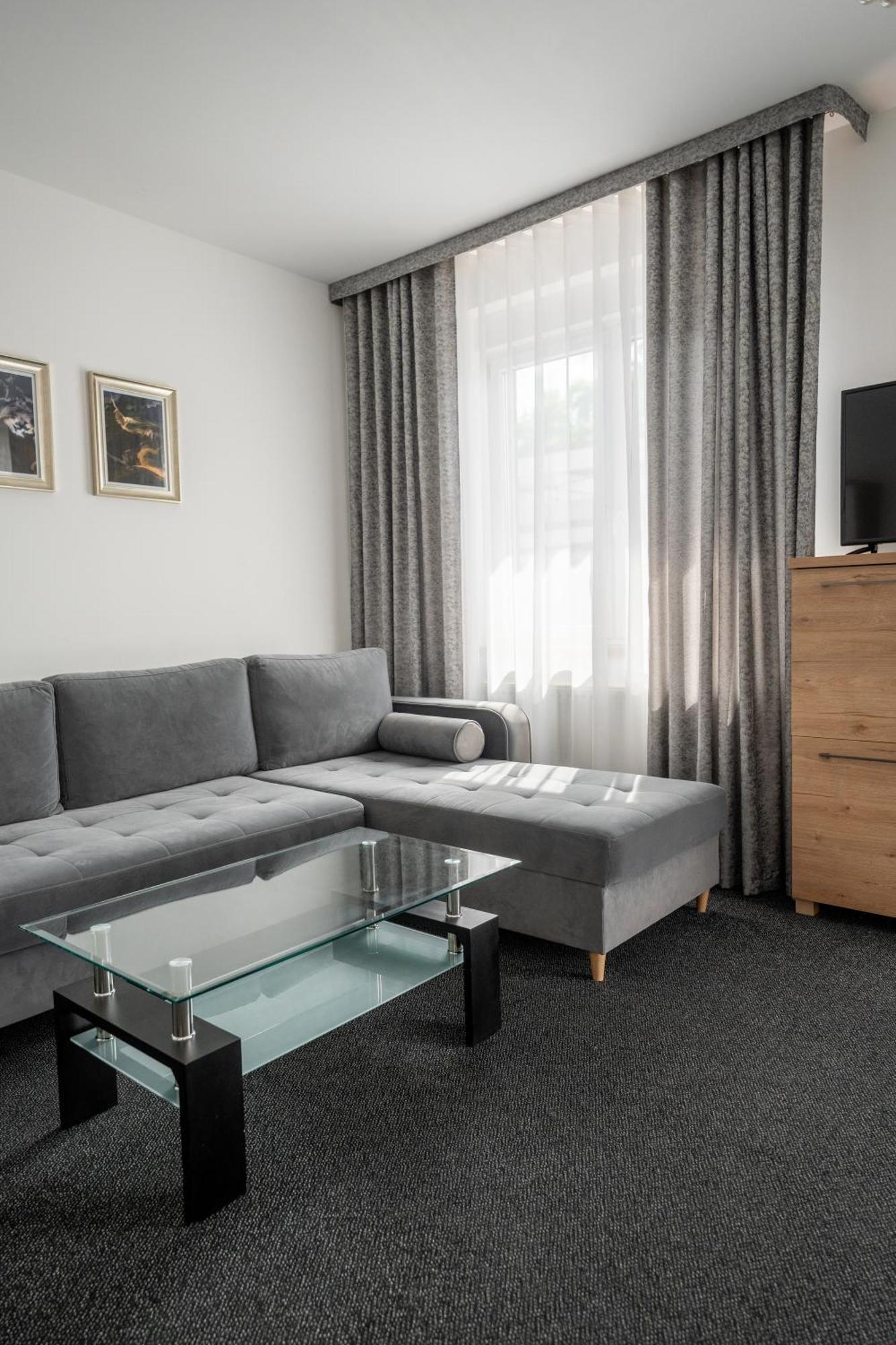 Tanzanit Hotell Jesiona